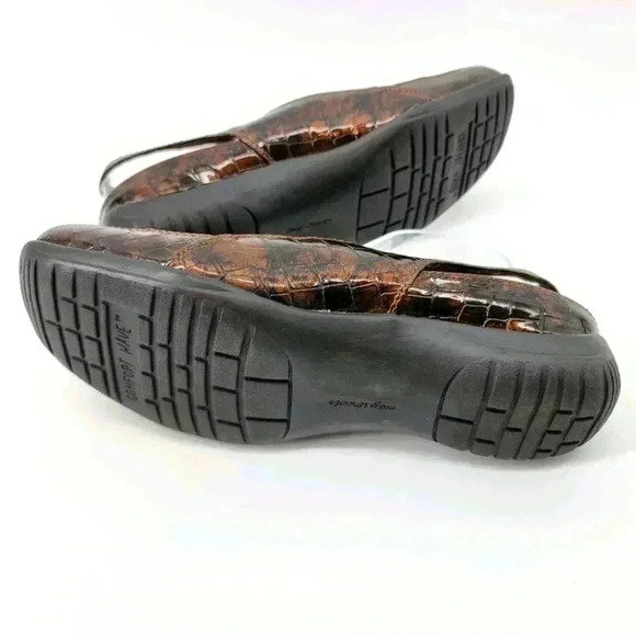 EASY STREET  COMFORT SANDALS - Picture 7 of 8